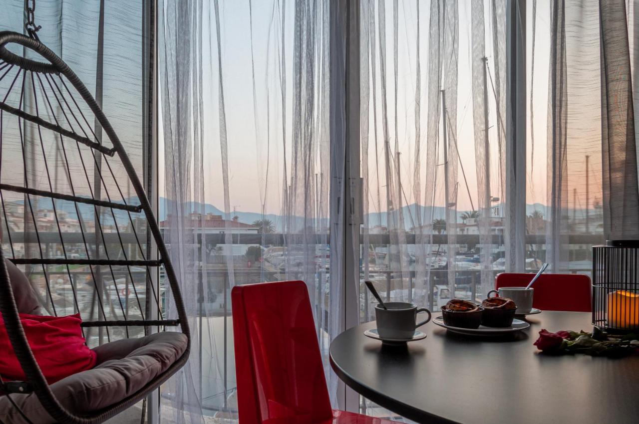 Estudio En 1ª Linea Con Vistas Al Puerto Deportivo By Insidehome เอมปูเรียบราบา ภายนอก รูปภาพ