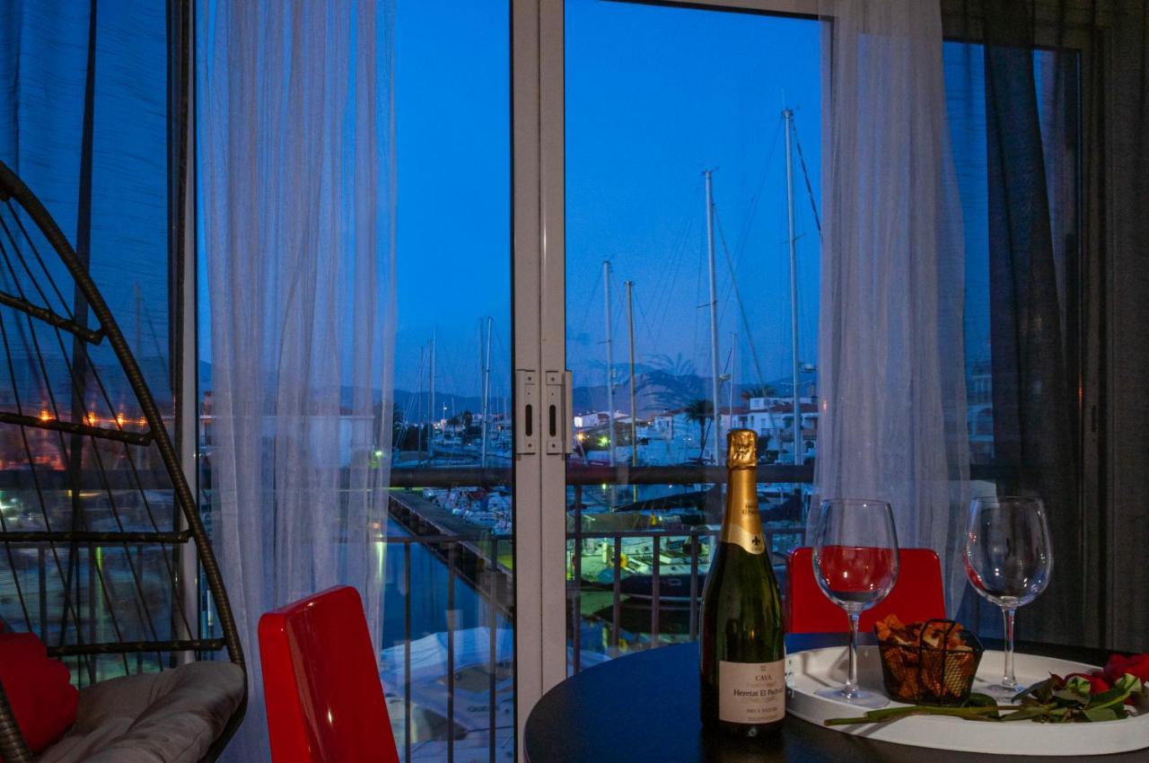 Estudio En 1ª Linea Con Vistas Al Puerto Deportivo By Insidehome เอมปูเรียบราบา ภายนอก รูปภาพ
