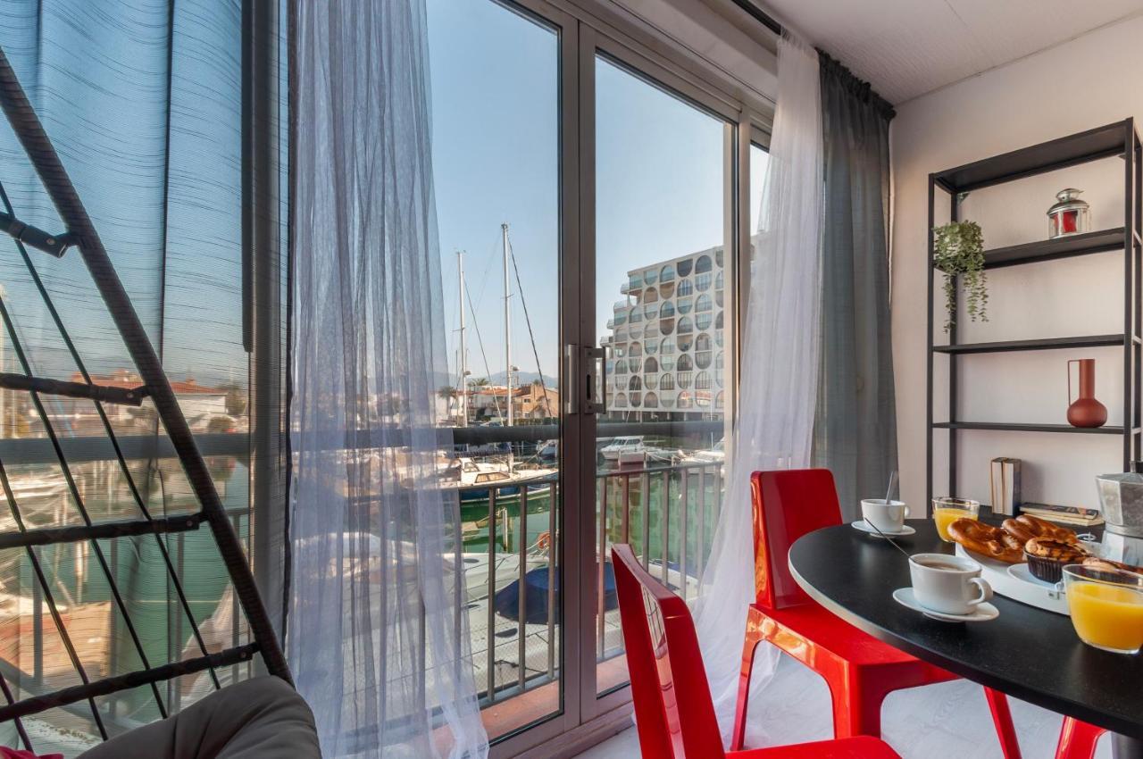 Estudio En 1ª Linea Con Vistas Al Puerto Deportivo By Insidehome เอมปูเรียบราบา ภายนอก รูปภาพ